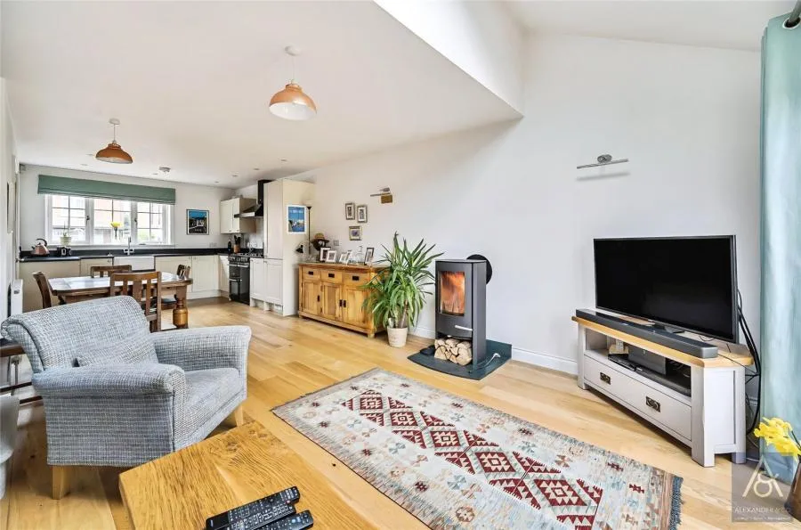 Queen Catherine Road, Steeple Claydon, MK18, photo 8