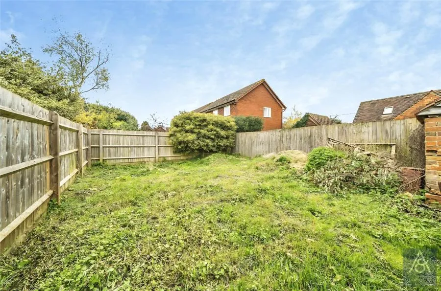 Queen Catherine Road, Steeple Claydon, MK18, photo 18