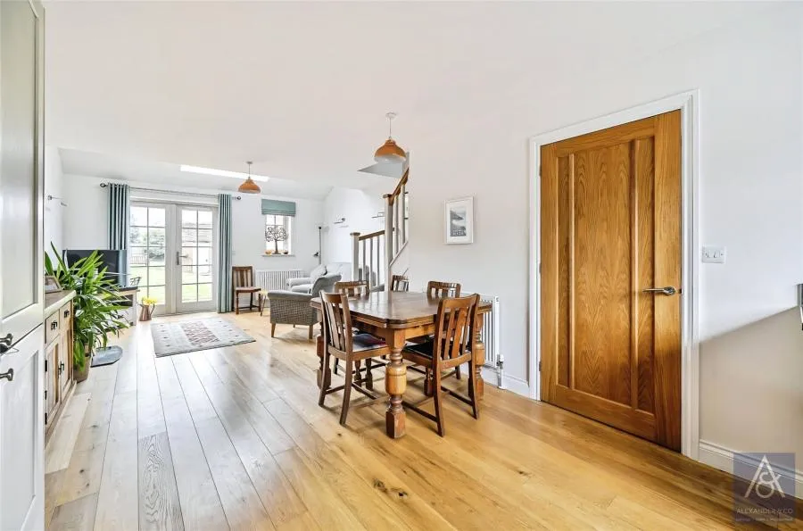 Queen Catherine Road, Steeple Claydon, MK18, photo 6