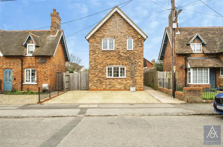 Queen Catherine Road, Steeple Claydon, MK18, photo 5