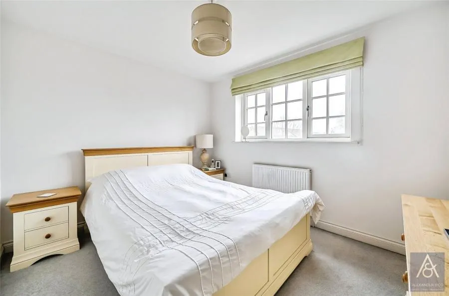 Queen Catherine Road, Steeple Claydon, MK18, photo 9