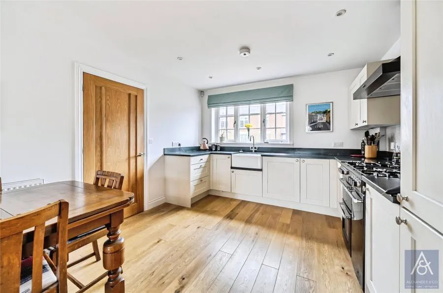 Queen Catherine Road, Steeple Claydon, MK18, photo 13