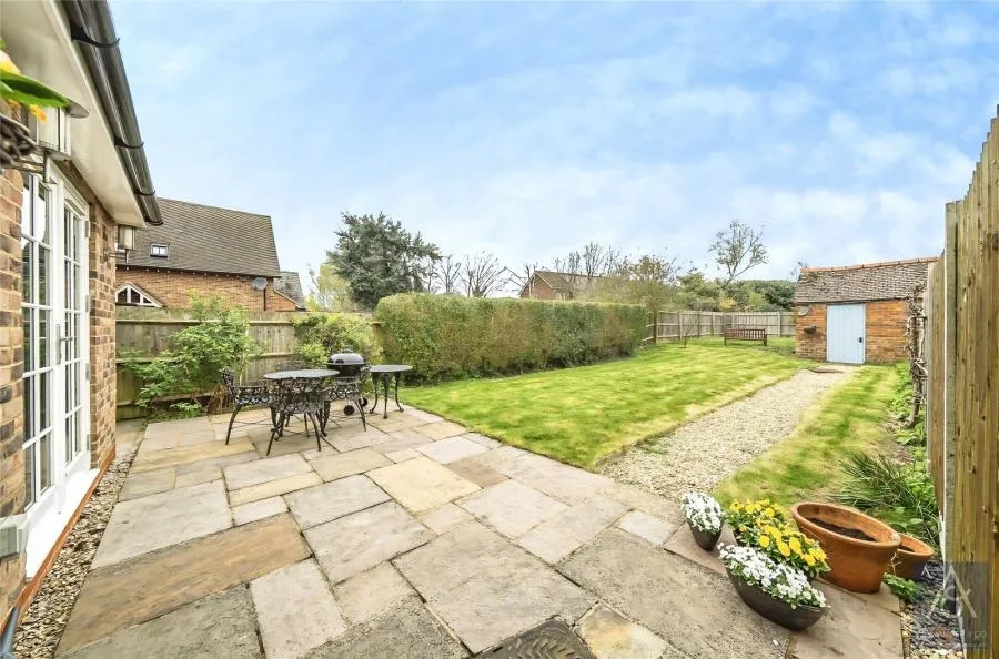 Queen Catherine Road, Steeple Claydon, MK18, photo 19
