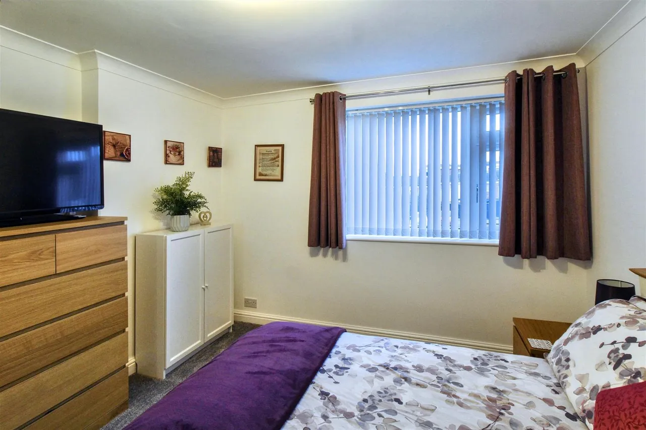 Airedale Court, Chilwell. Nottingham, NG9, photo 7