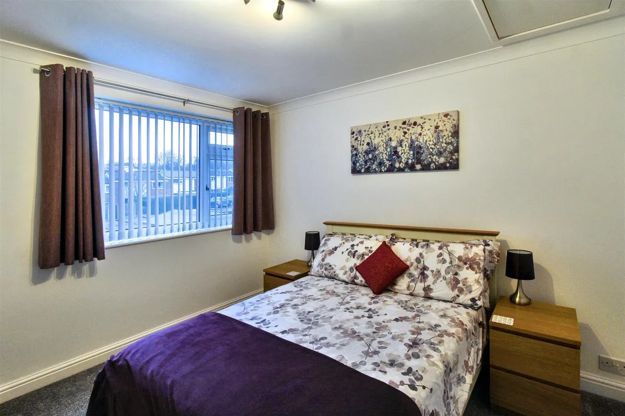 Airedale Court, Chilwell. Nottingham, NG9, photo 8