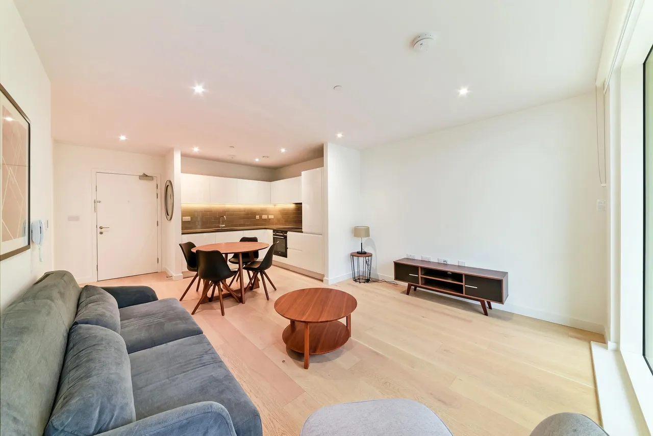 Carrick House, Royal Wharf, E16, photo 6