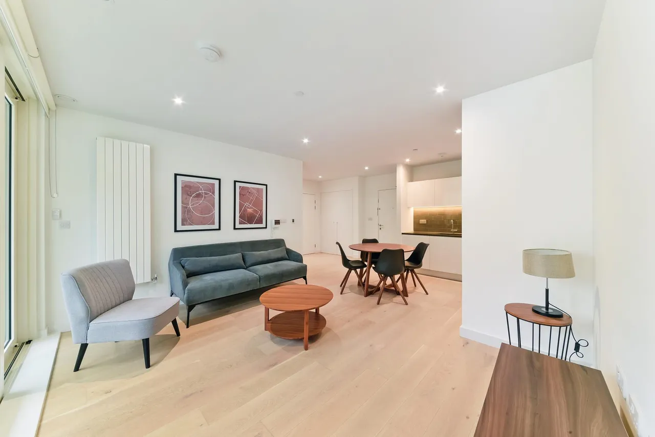 Carrick House, Royal Wharf, E16, photo 4