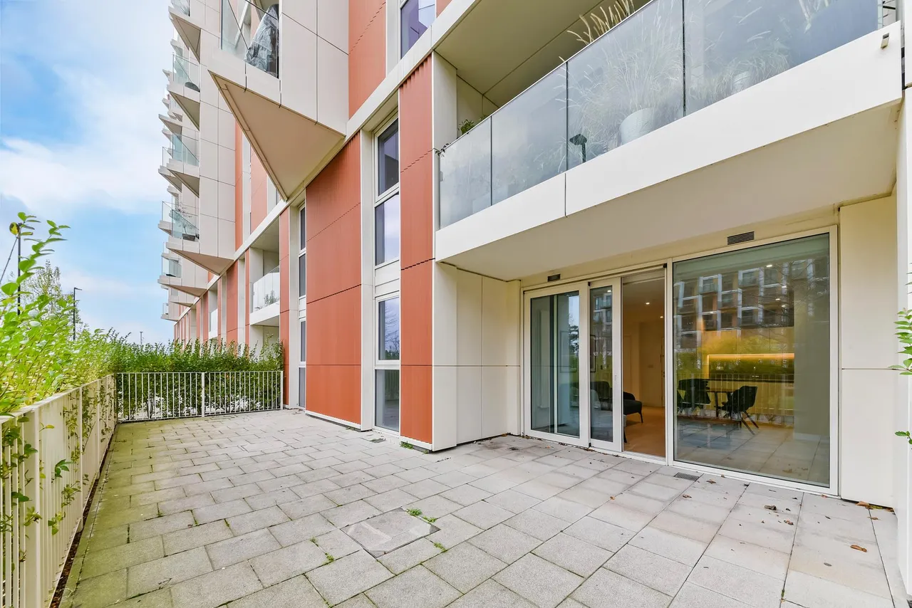 Carrick House, Royal Wharf, E16, photo 2