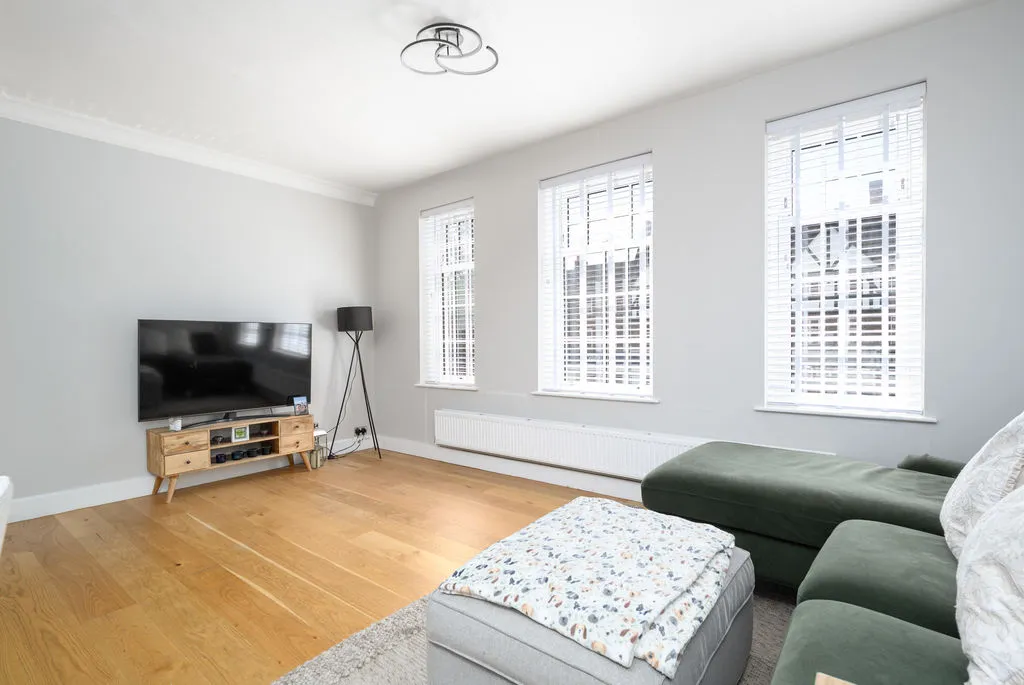 24a High Street, Esher KT10 9RT, photo 4