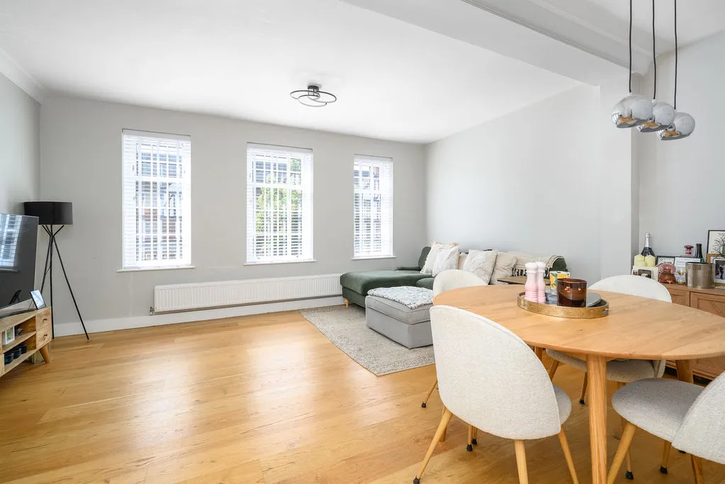 24a High Street, Esher KT10 9RT, photo 6