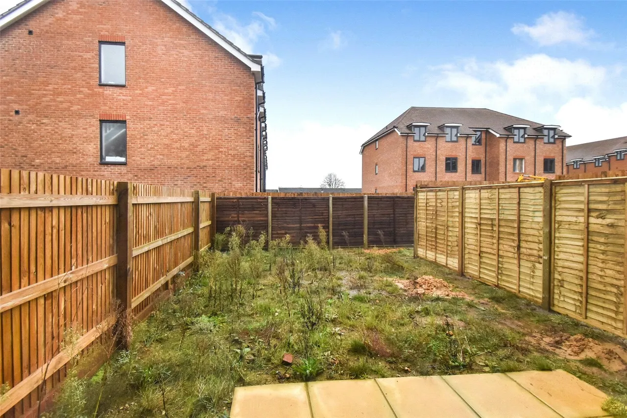 Mount Pleasant Road, Aldershot, Hampshire, GU12 4NL, photo 15