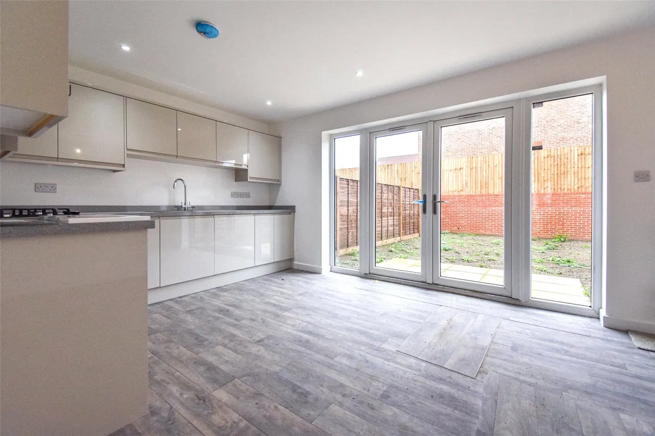 Mount Pleasant Road, Aldershot, Hampshire, GU12 4NL, photo 6