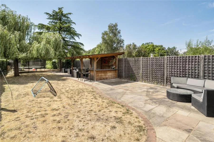 Windsor Road, Chobham, GU24, photo 5