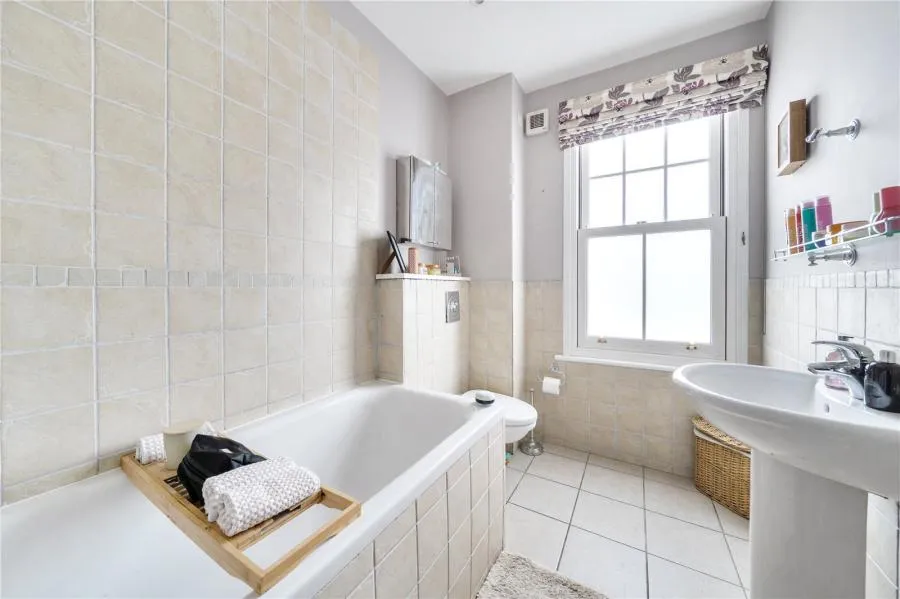 Windsor Road, Chobham, GU24, photo 14
