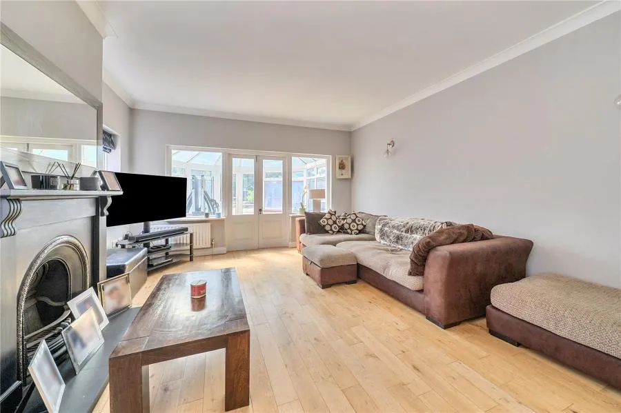 Windsor Road, Chobham, GU24, photo 7