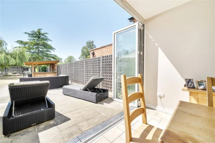 Windsor Road, Chobham, GU24, photo 6