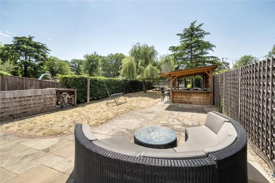 Windsor Road, Chobham, GU24, photo 4