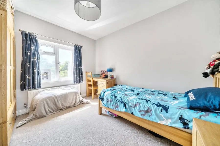 Windsor Road, Chobham, GU24, photo 13
