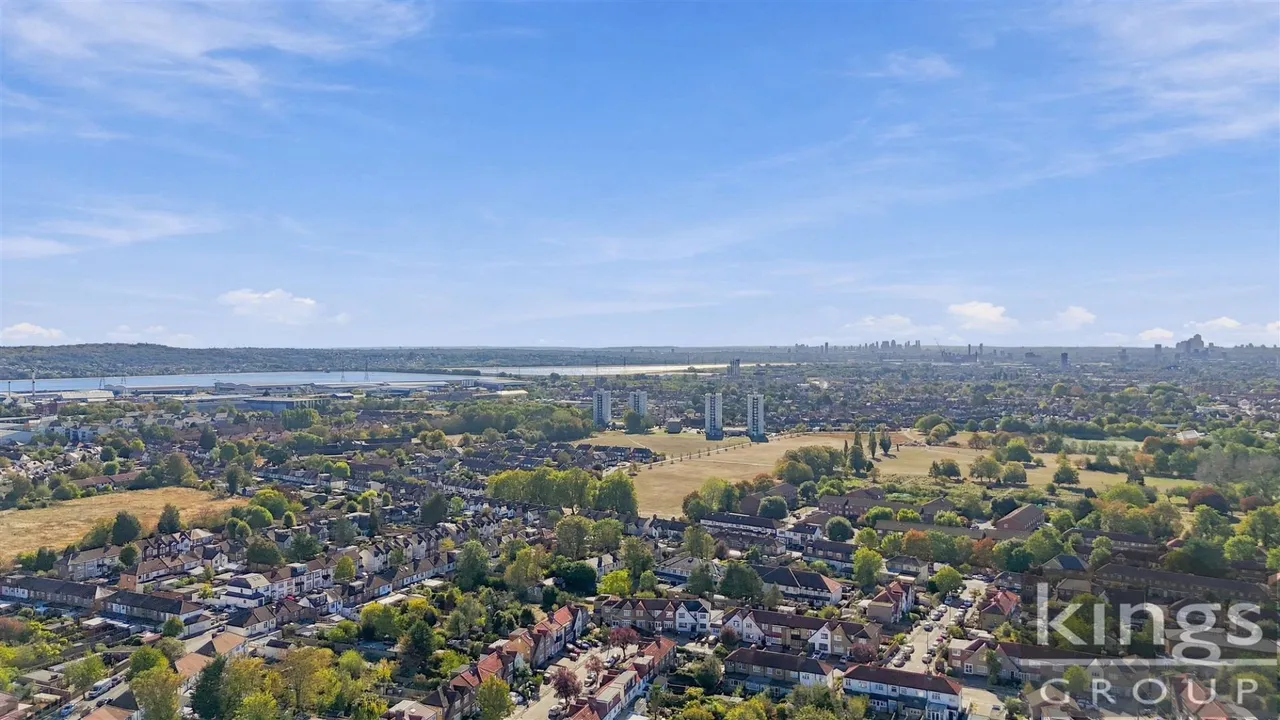 Carterhatch Road, Enfield, photo 2