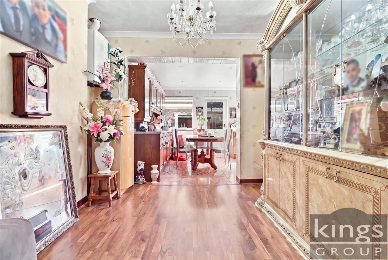 Carterhatch Road, Enfield, photo 4