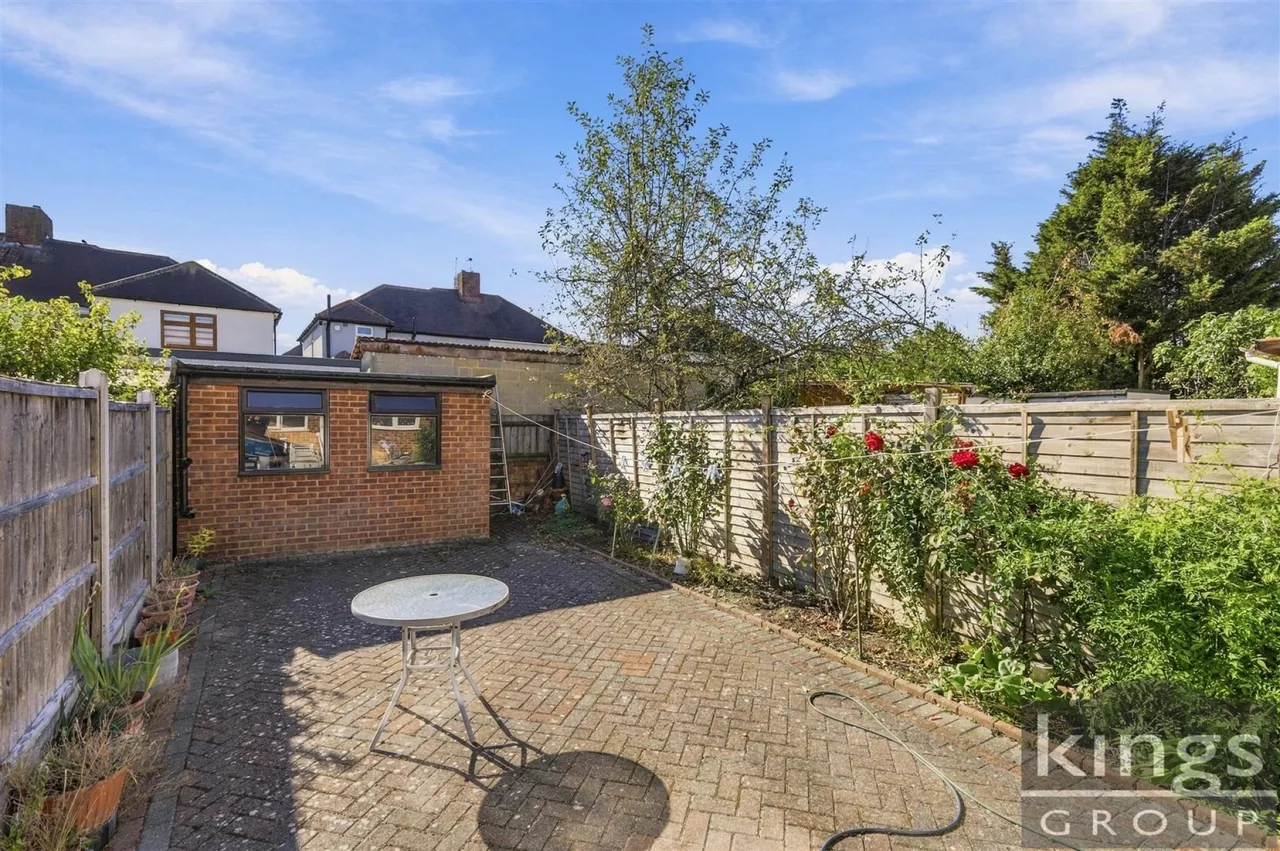Carterhatch Road, Enfield, photo 20