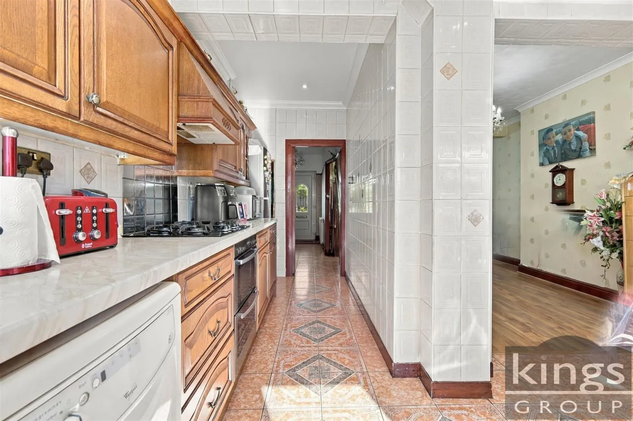 Carterhatch Road, Enfield, photo 6