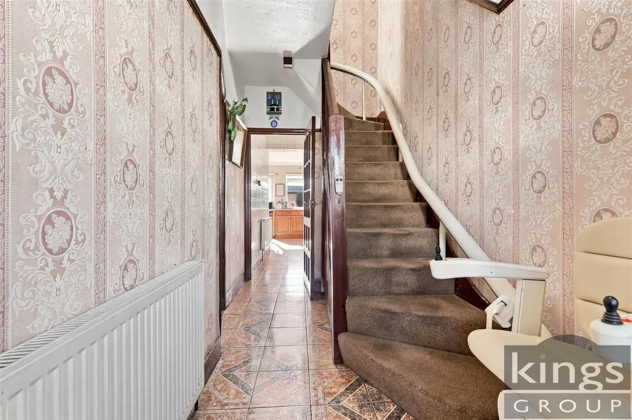 Carterhatch Road, Enfield, photo 5