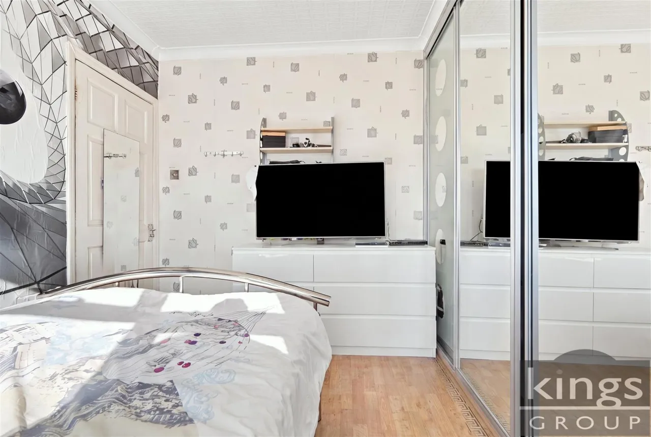 Carterhatch Road, Enfield, photo 12