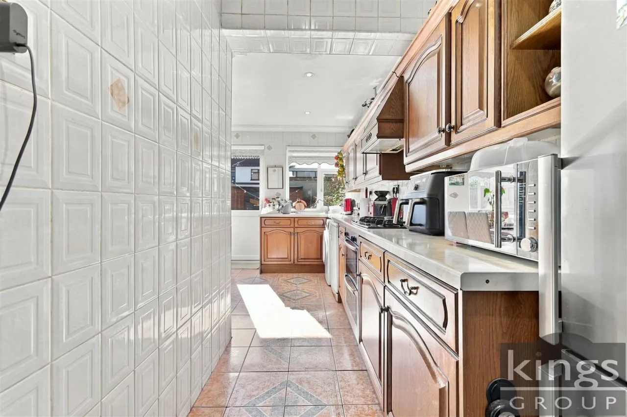Carterhatch Road, Enfield, photo 7