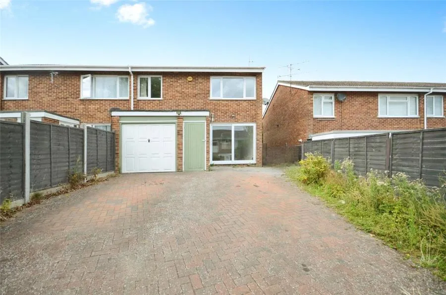 3 bed house to rent, Kingsway, Caversham, RG4