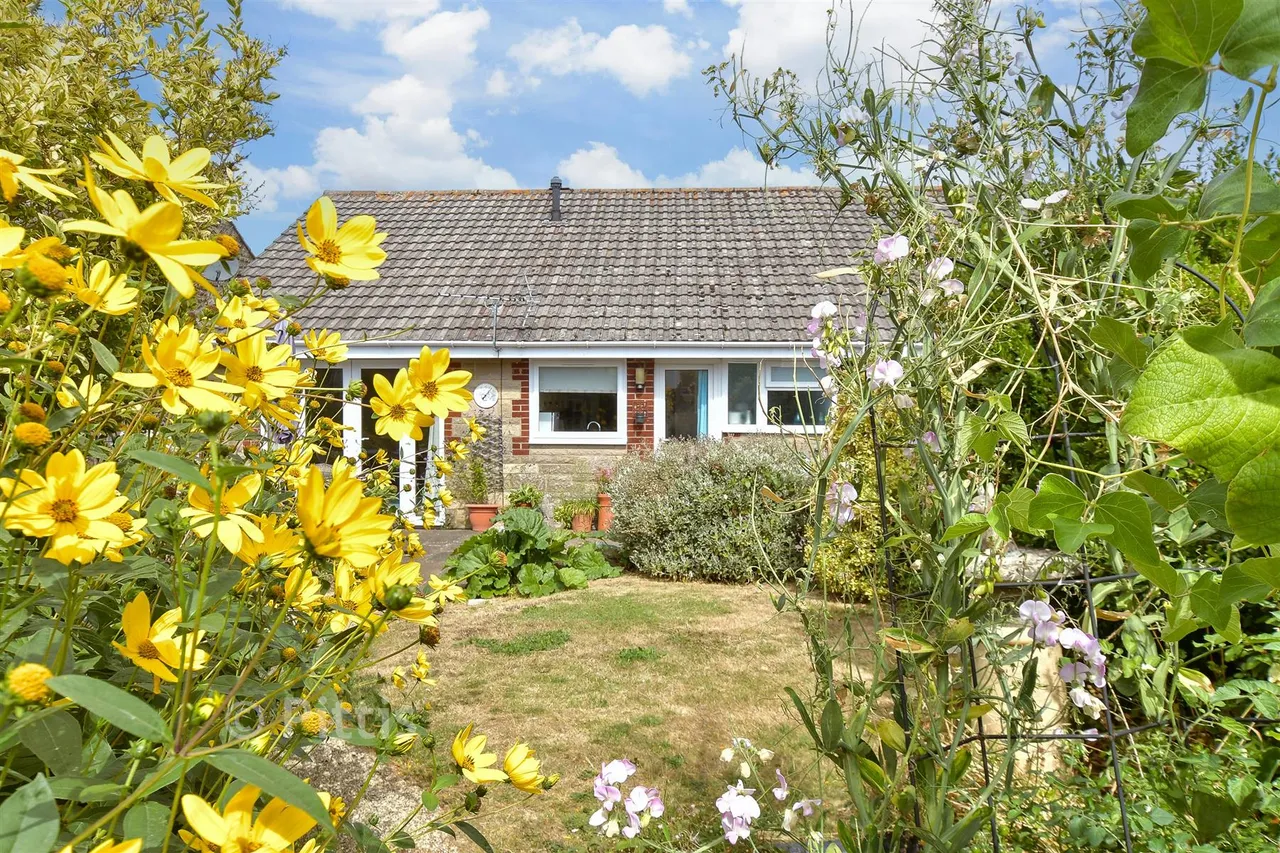 Mountbatten Drive, Newport, PO30, photo 2