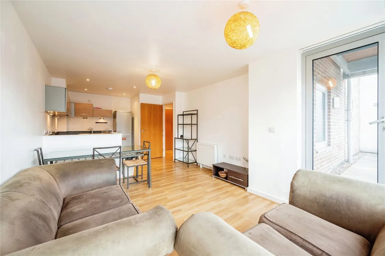 2 bed flat for sale, Queen Street, Portsmouth, PO1
