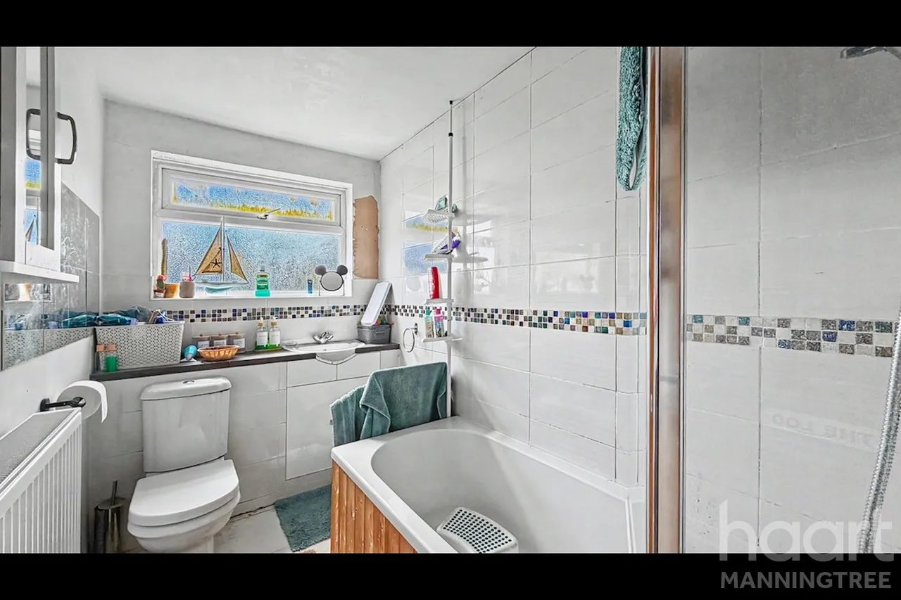 Clacton Road, Horsley Cross, CO11, photo 11