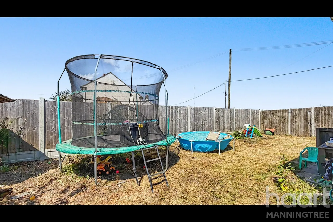Clacton Road, Horsley Cross, CO11, photo 13