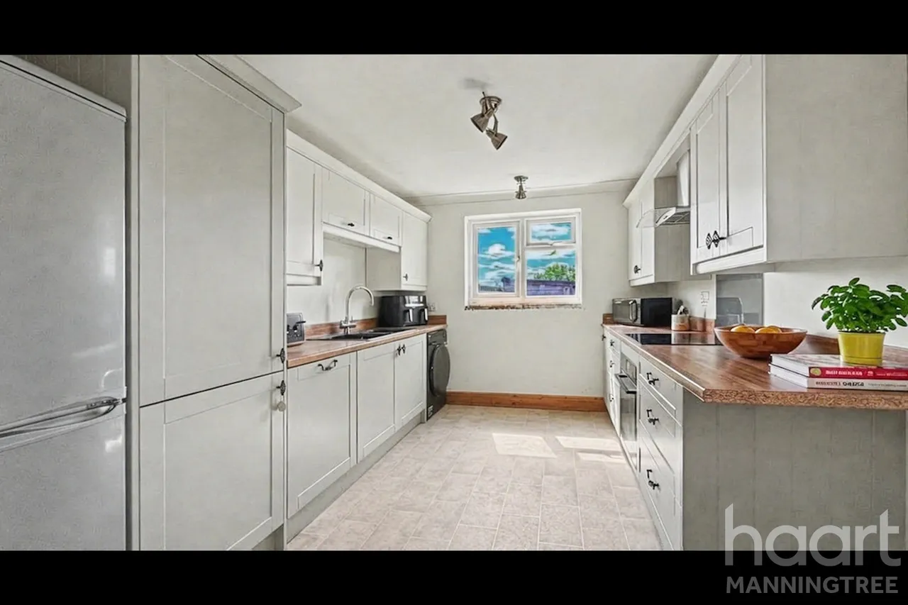 Clacton Road, Horsley Cross, CO11, photo 4