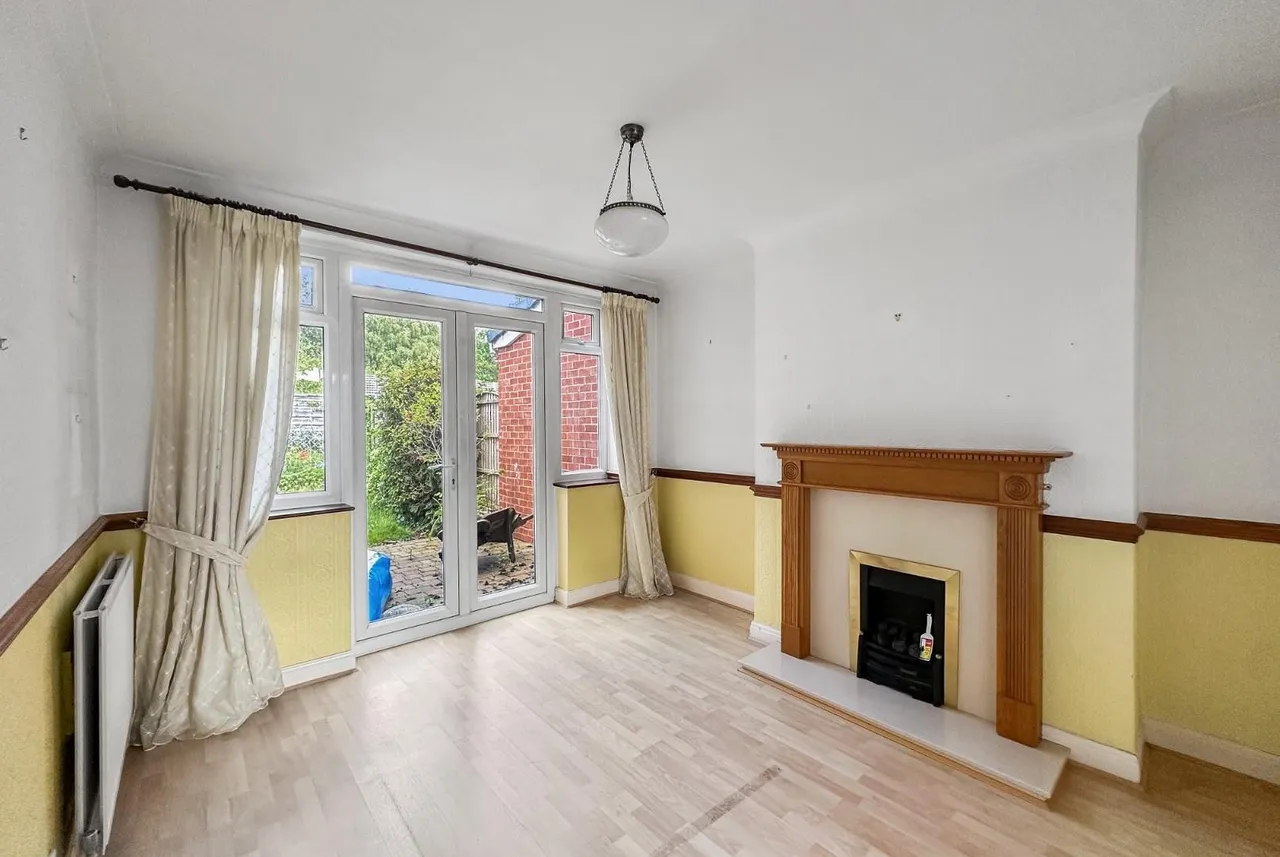 Dale Grove, Timperley, Cheshire WA15 6JY, photo 4