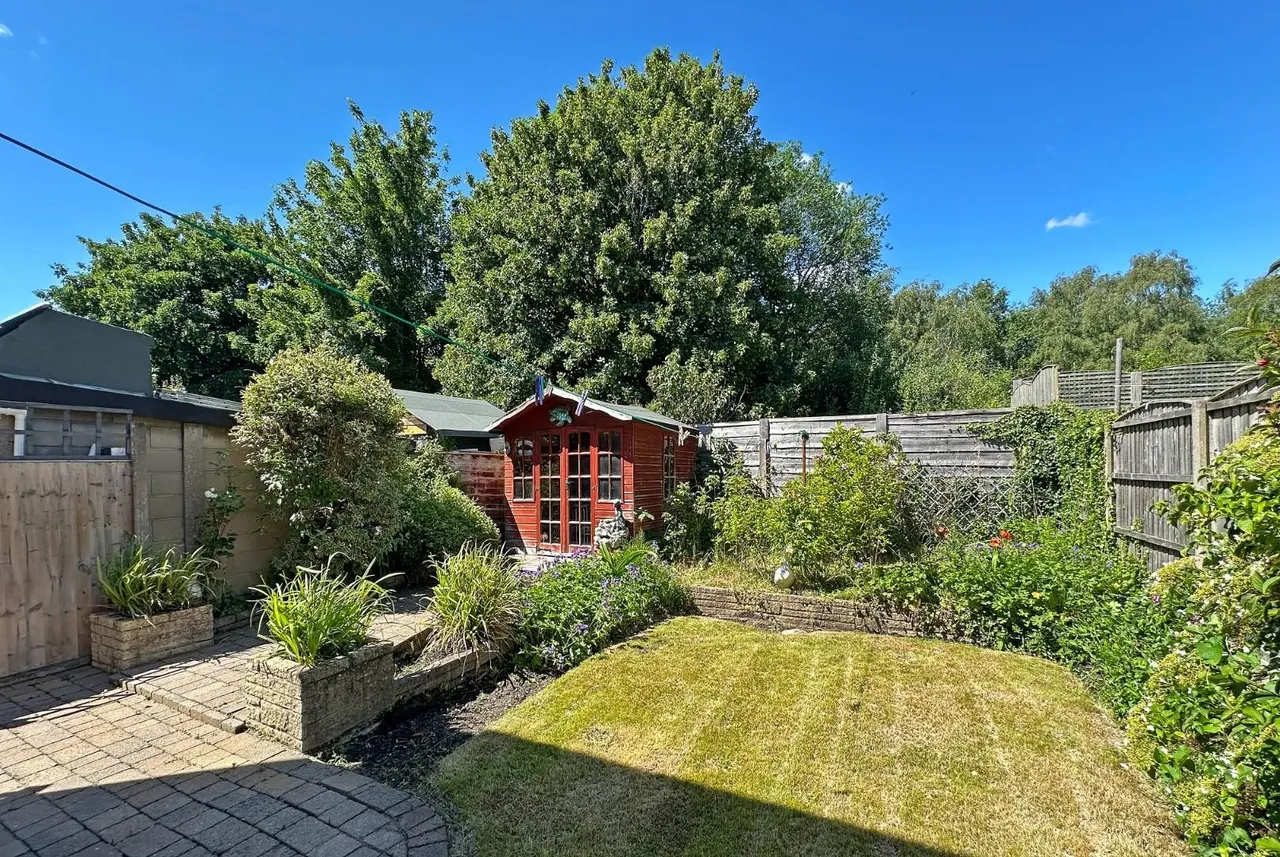 Dale Grove, Timperley, Cheshire WA15 6JY, photo 26