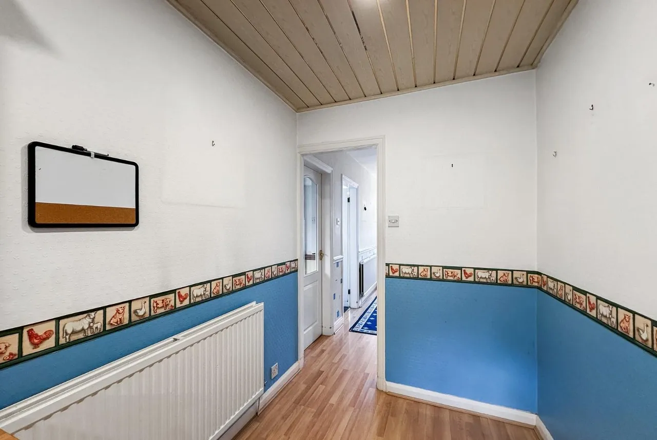 Dale Grove, Timperley, Cheshire WA15 6JY, photo 16