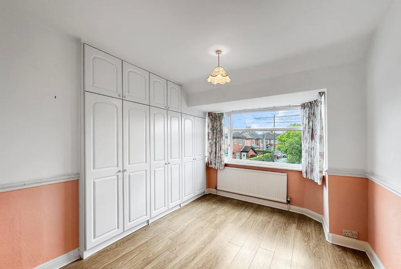 Dale Grove, Timperley, Cheshire WA15 6JY, photo 18