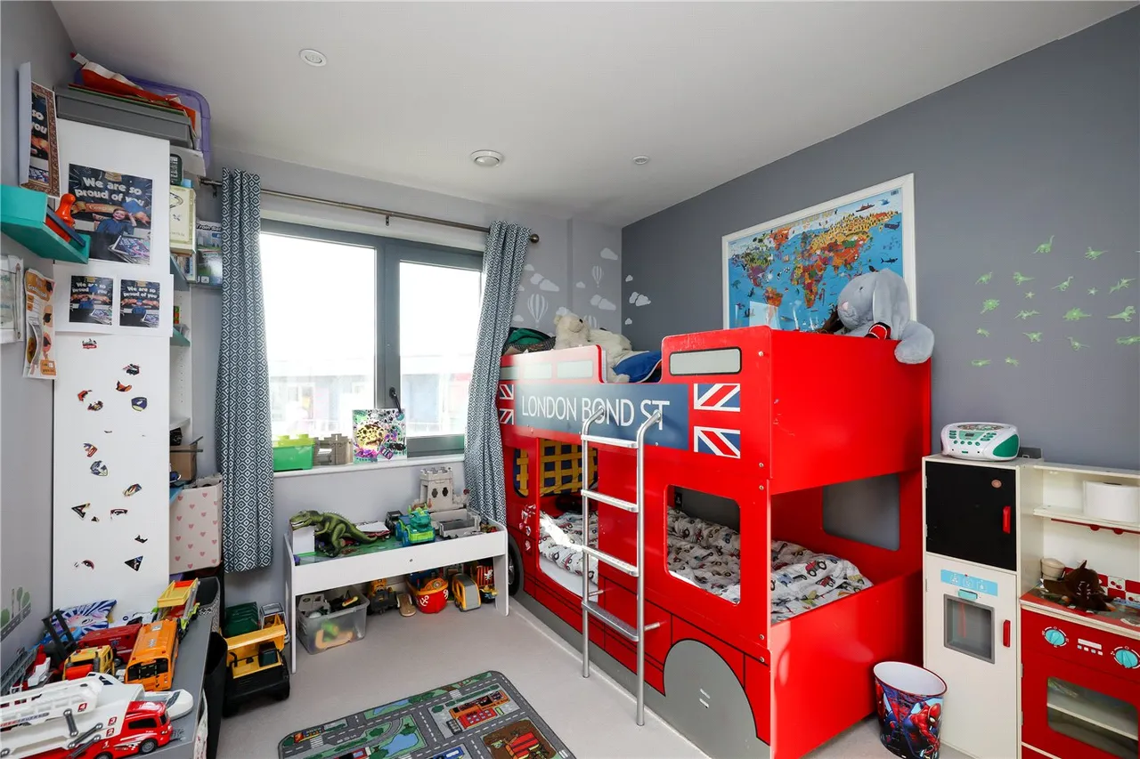 3 bed flat for sale — Uxbridge Road, London, United Kingdom, W5