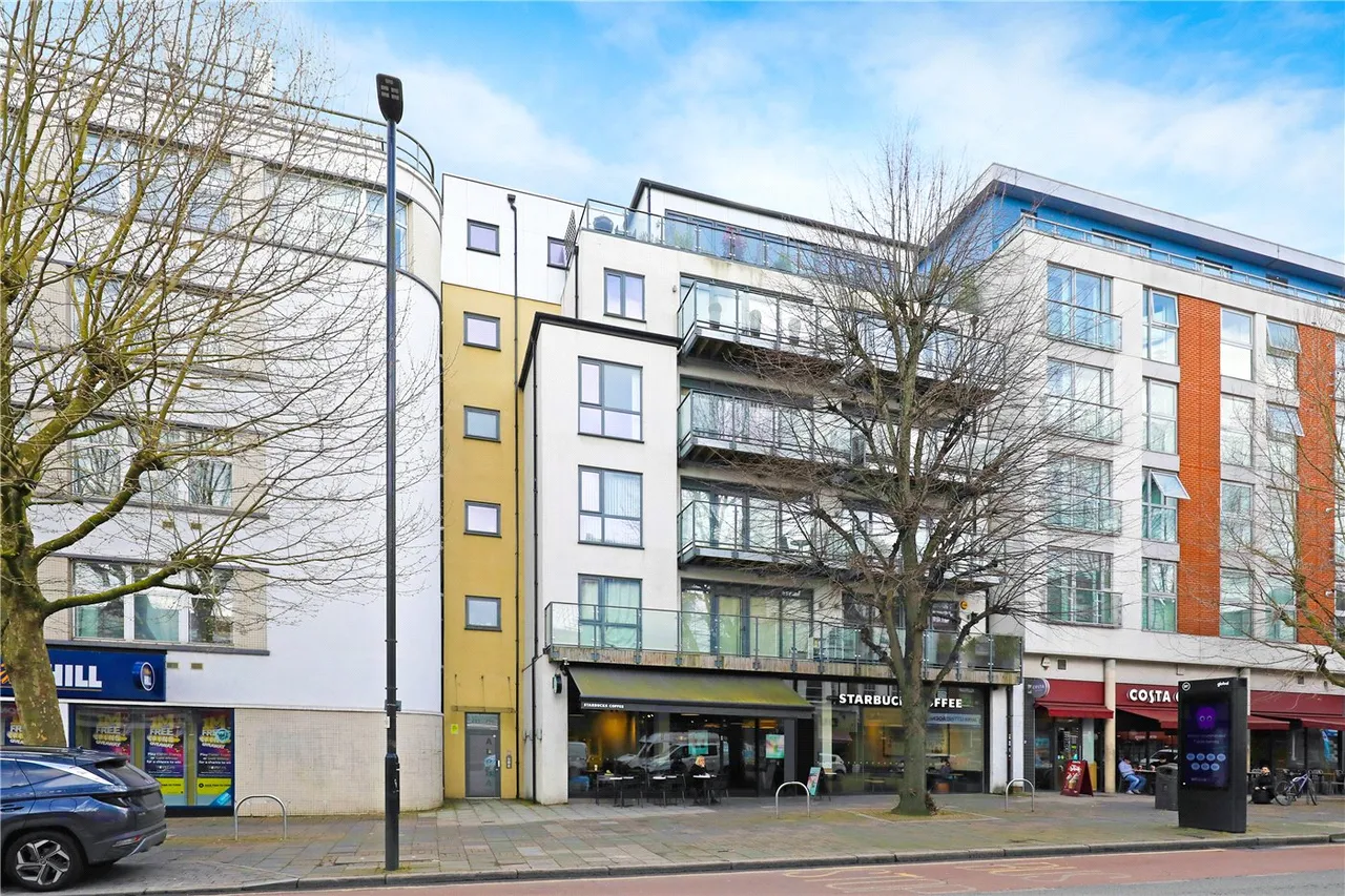 Uxbridge Road, London, United Kingdom, W5, photo 8