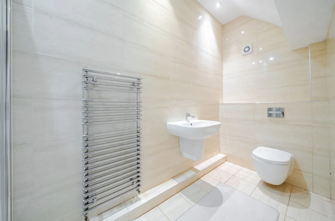 St. Johns Road, Laughton, S25, photo 4