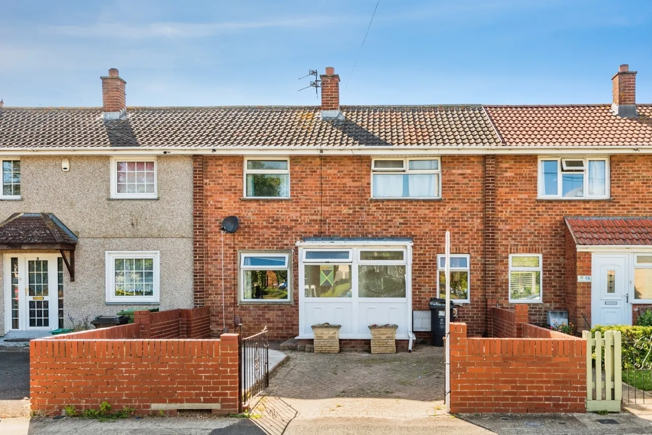 3 bed house for sale — Pewsham Road, Swindon, Wiltshire, SN2