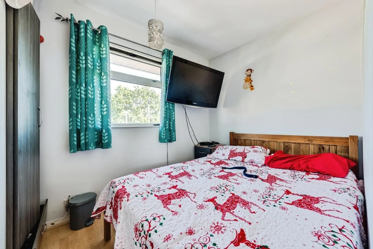Pewsham Road, Swindon, Wiltshire, SN2, photo 6