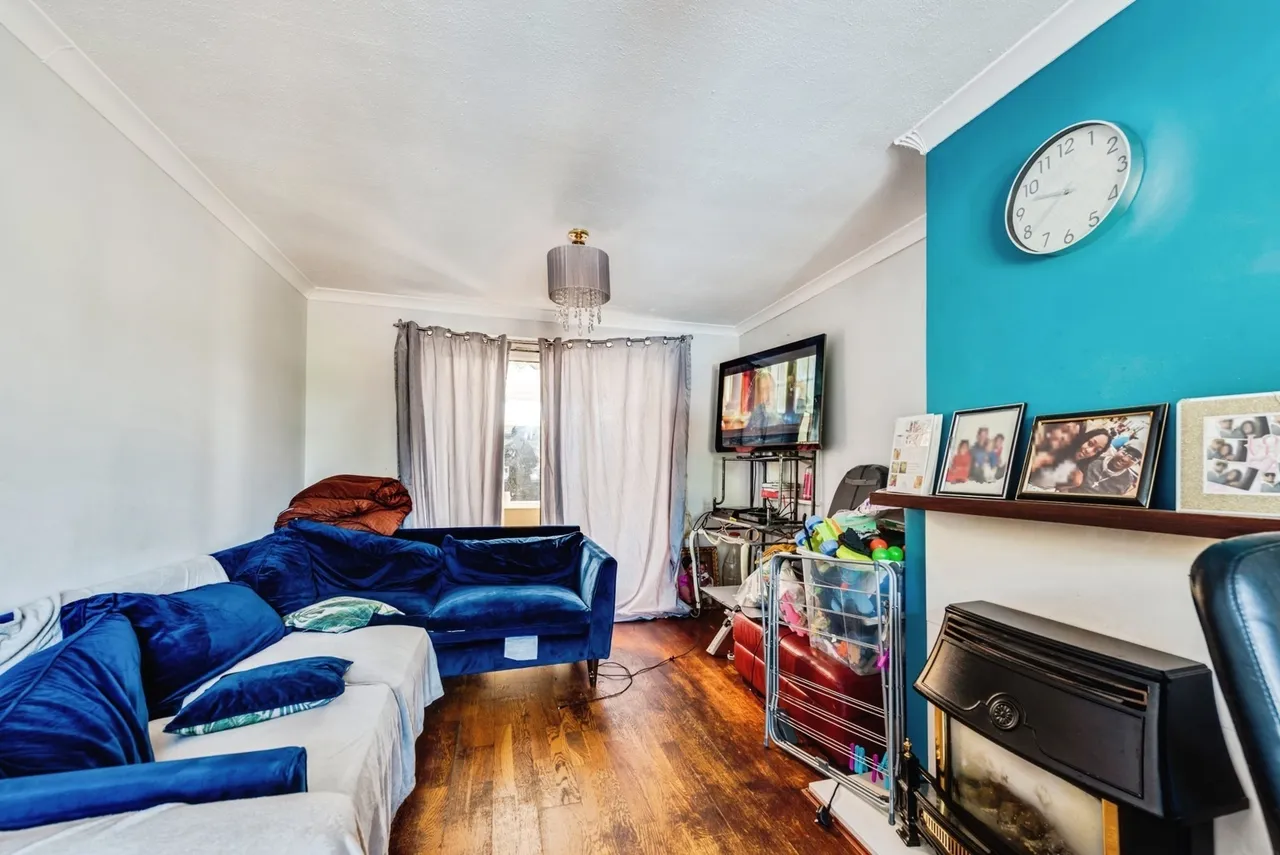 Pewsham Road, Swindon, Wiltshire, SN2, photo 5