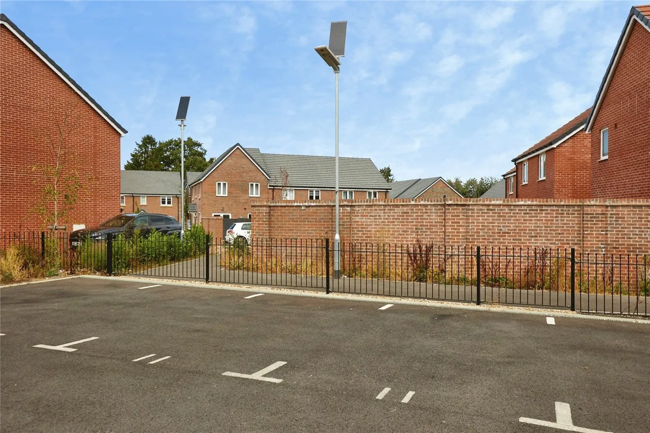 Preston Crescent, Salisbury, SP2, photo 9