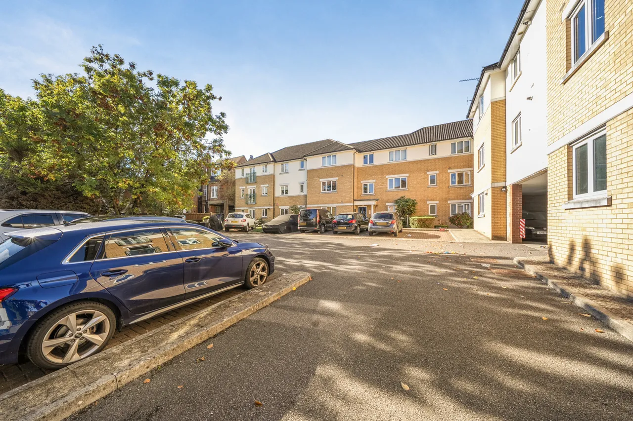 High Road, Harrow, HA3, photo 11
