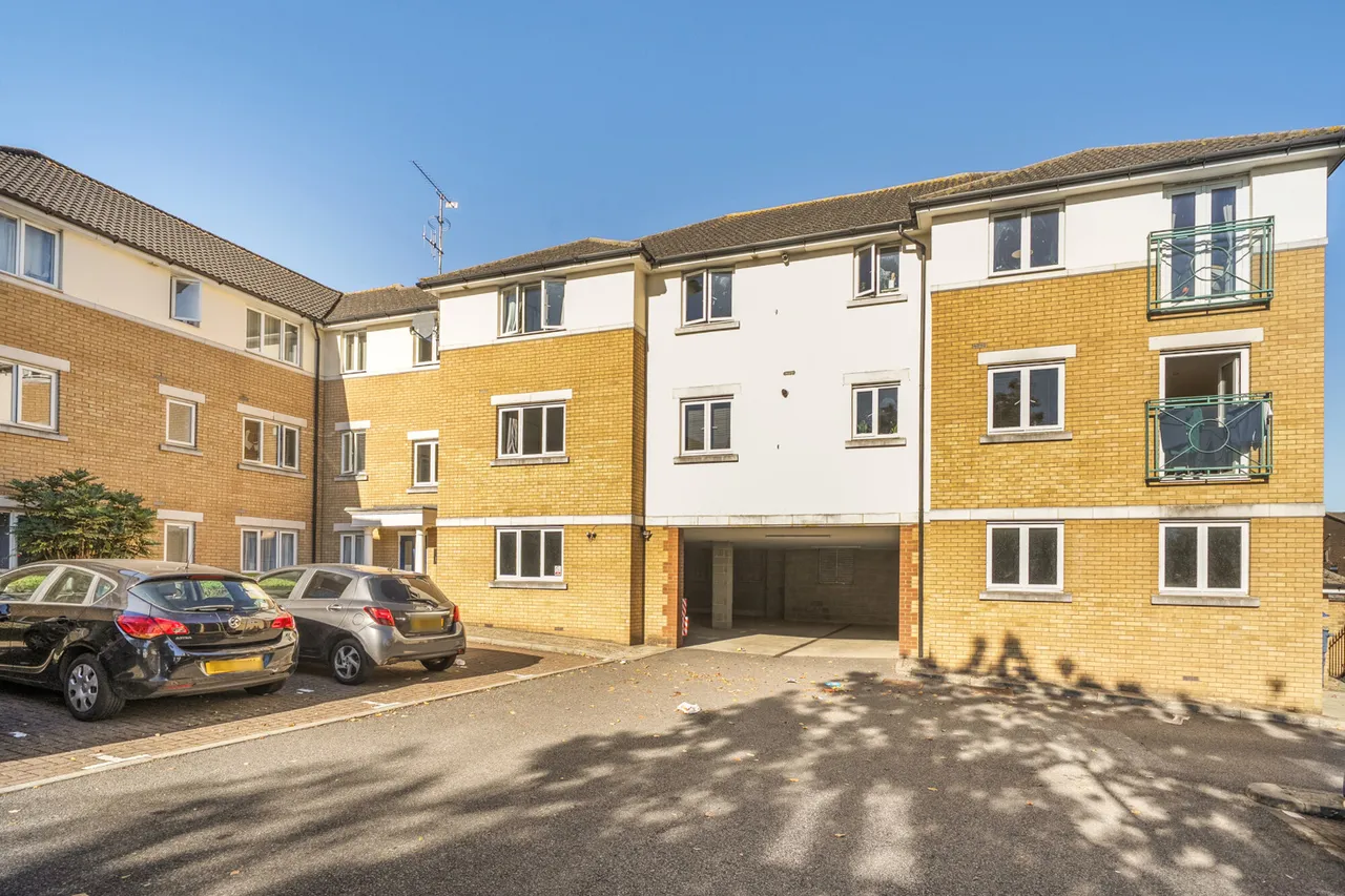 High Road, Harrow, HA3, photo 23