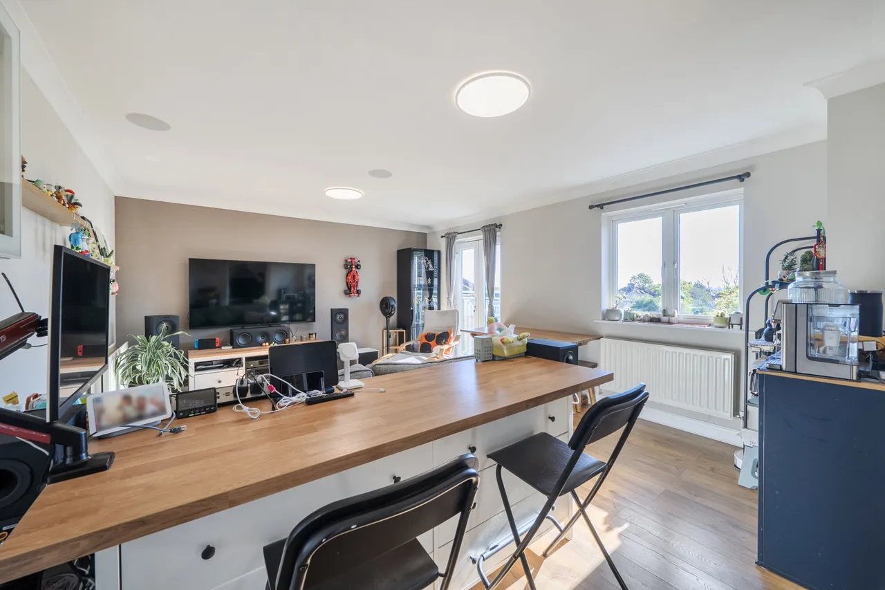 High Road, Harrow, HA3, photo 3