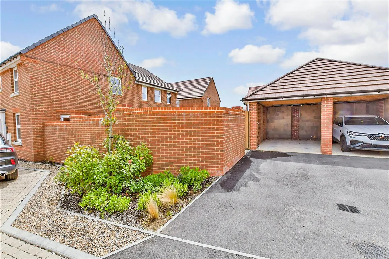 Laxtons Crescent, Sittingbourne, ME10, photo 15